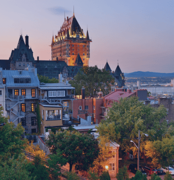  Image de la ville de Québec mettant en valeur le Château Frontenac.