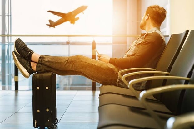 10 items à apporter dans votre bagage à main lors d’un vol d’avion